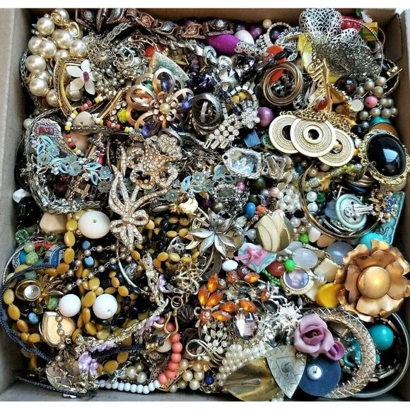 Huge 3 LB Vintage to Now Jewelry Lot- MYSTERY BOX Gold Silver Rhinestones - Picture 1 of 13